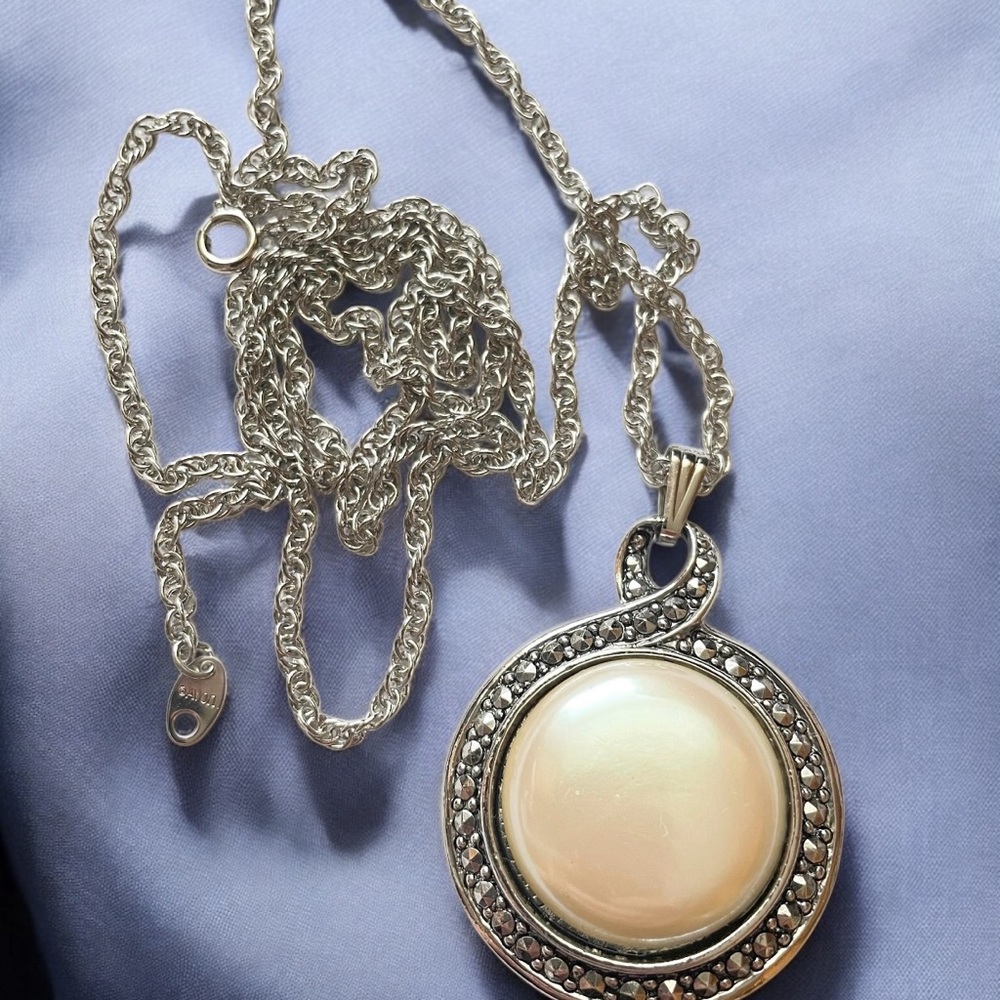 Vintage Ornate Silver Tone & White Pearlish Pendant Necklace